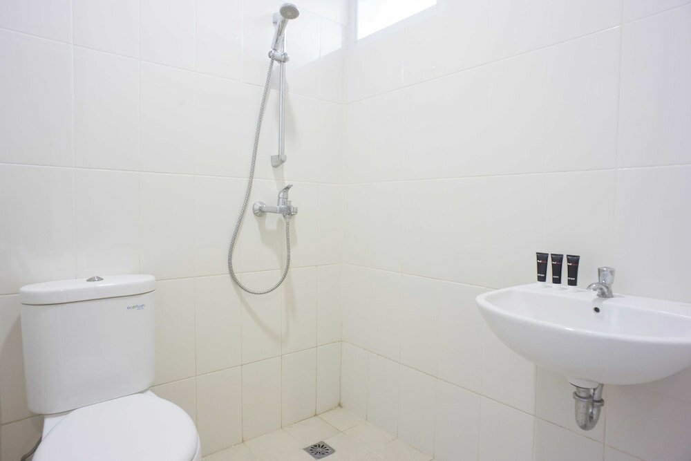 Фото RedDoorz @ Radio Dalam