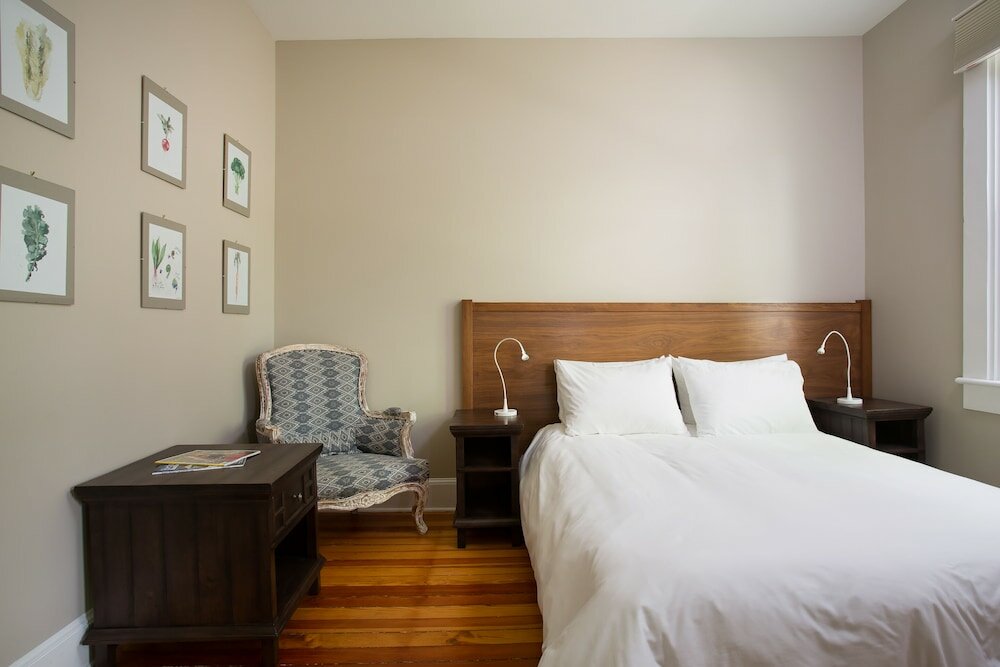 Фото Lakehouse Inn