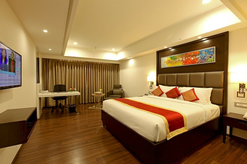 Фото Goutham Grand Hotel