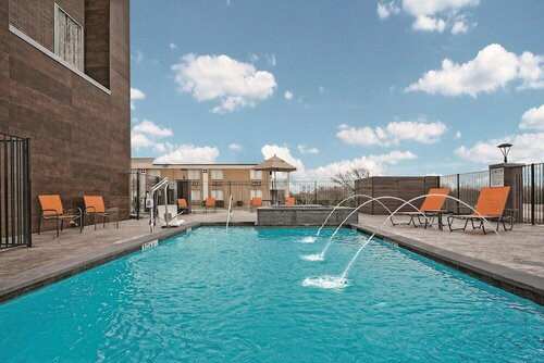 Гостиница La Quinta Inn & Suites by Wyndham Dallas Grand Prairie North