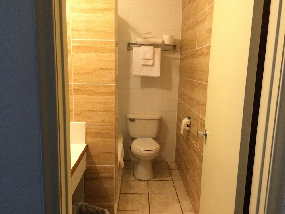 Фото Esterhazy Motor Hotel