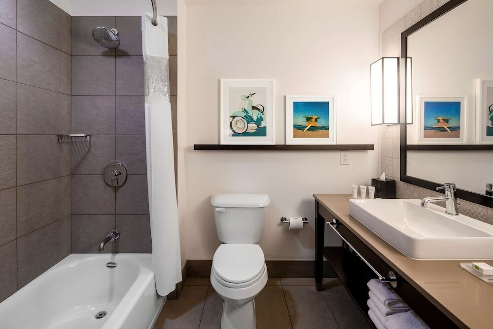 Фото SunCoast Park Hotel Anaheim, Tapestry Collection by Hilton