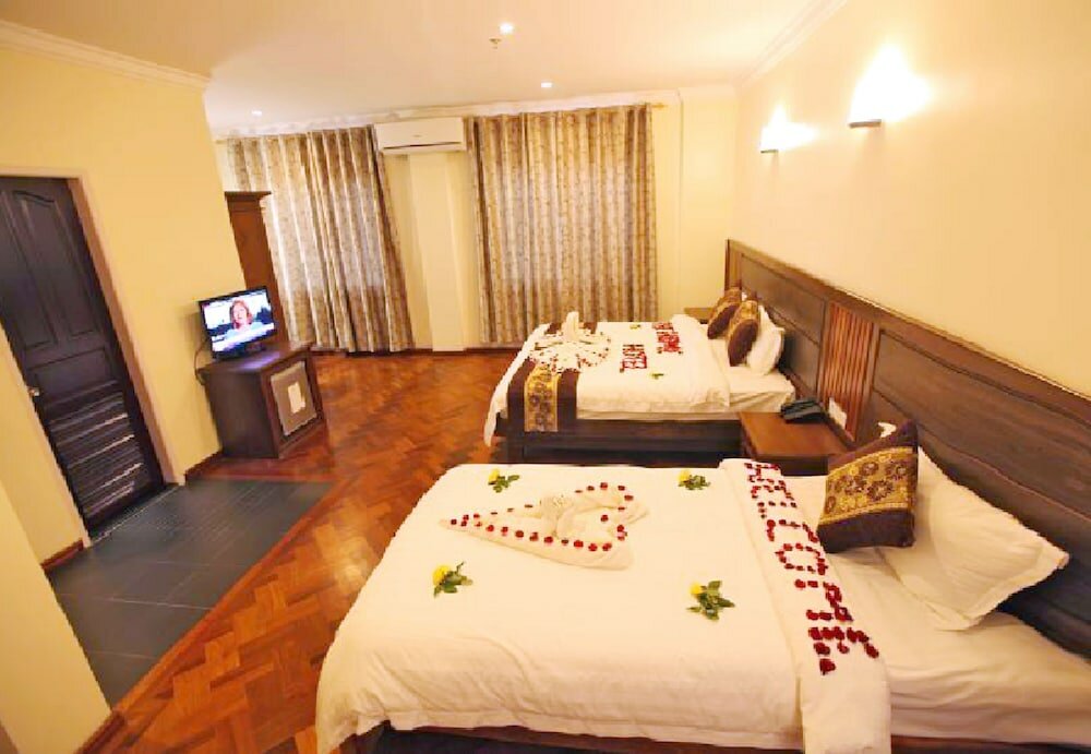 Фото The Home Hotel