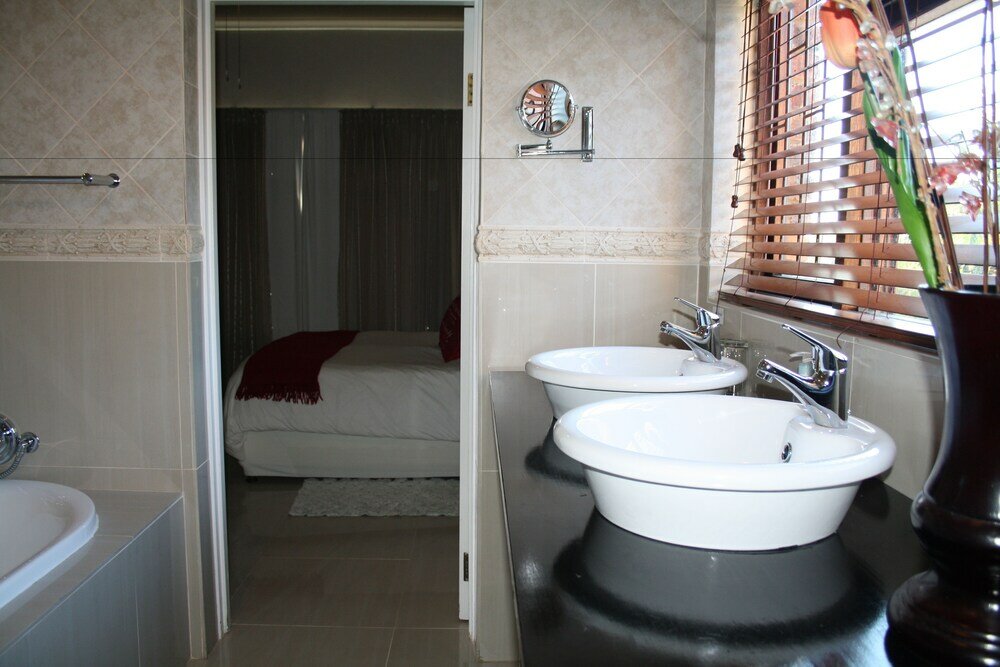 Фото O'Hannas B&b and Self Catering