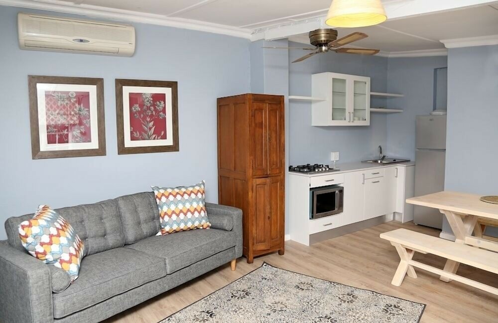 Фото Newington Place