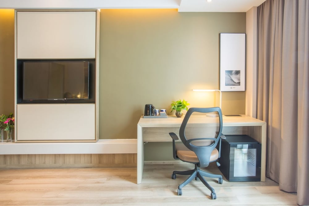 Фото Shenzhen U- Home Apartment Binhe Times