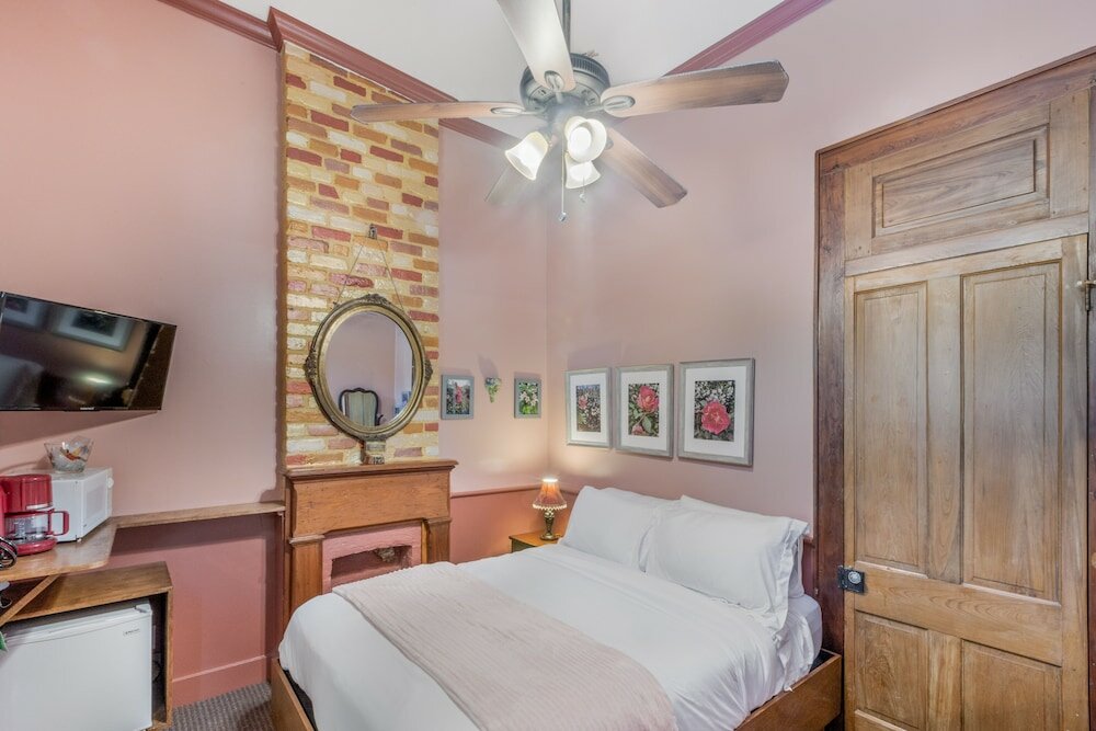 Фото Royal Barracks Guest House