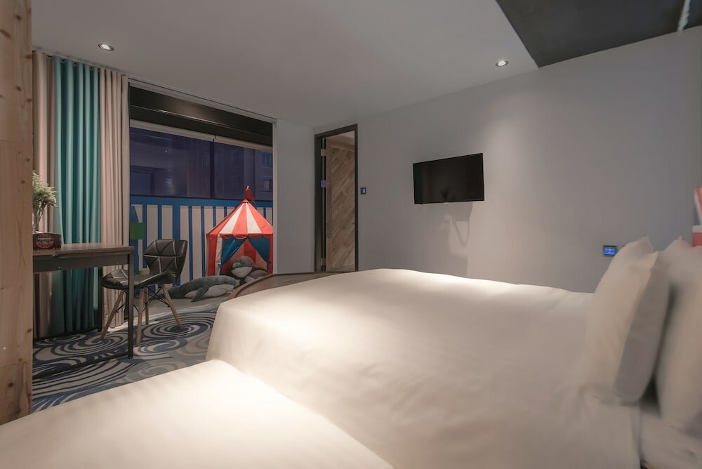 Фото Calligraphy Greenway Hotel