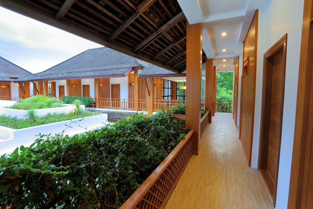 Фото Mount Inle Hotel & Resorts