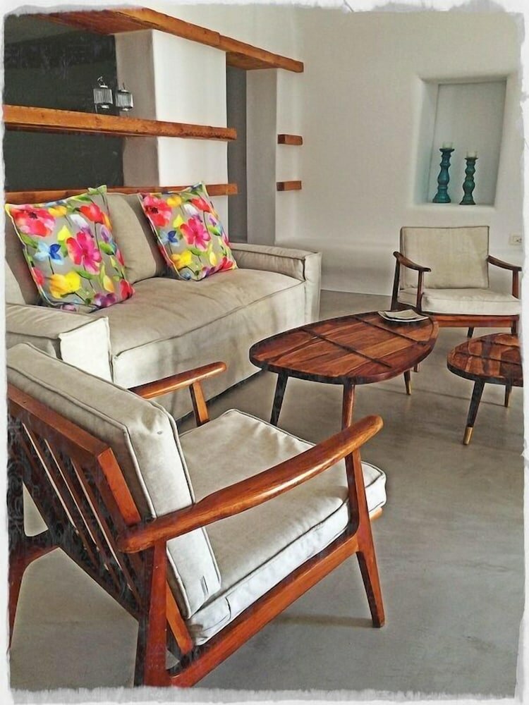 Фото Ayoba Santorini