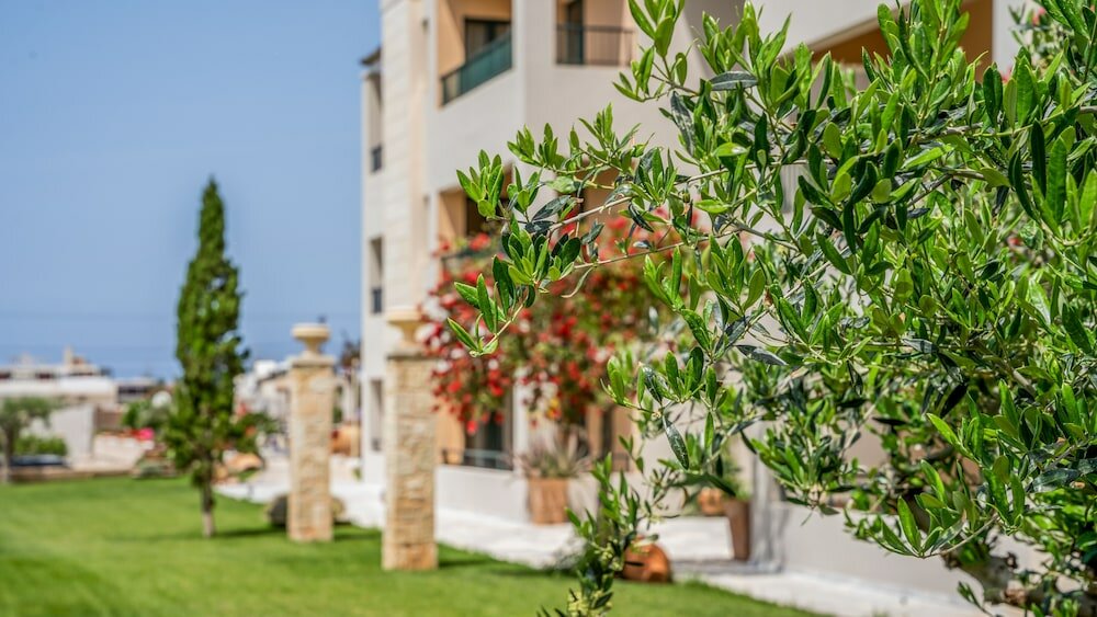 Фото Golden Bay Hotel Apartments