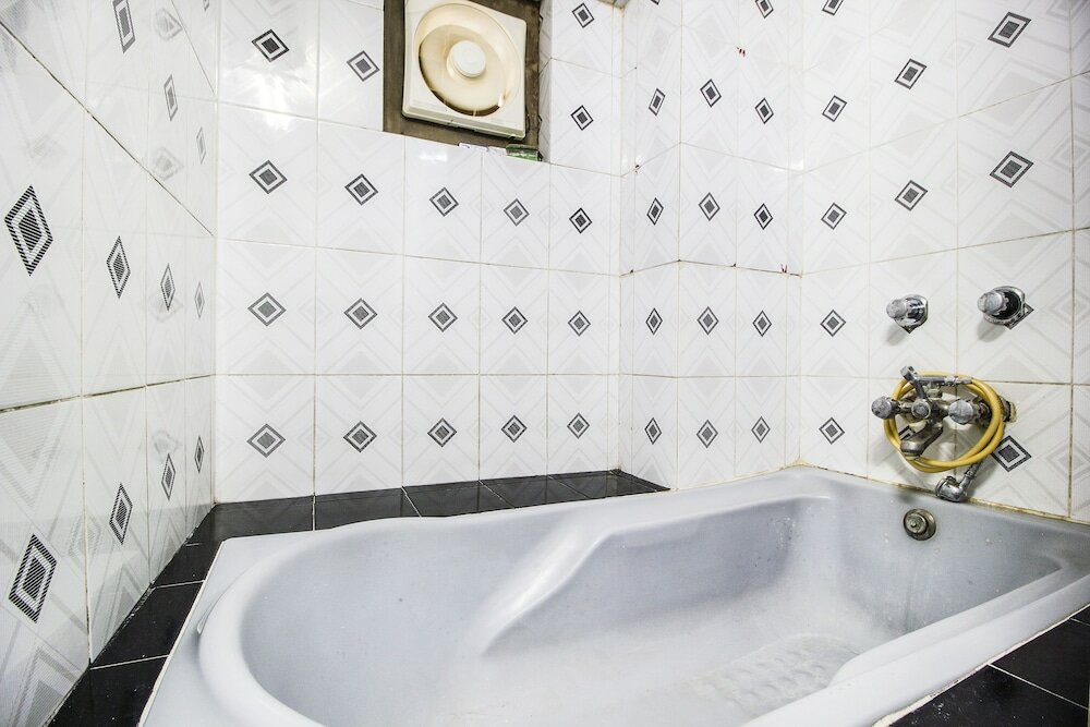 Фото FabHotel Mayfair Inn