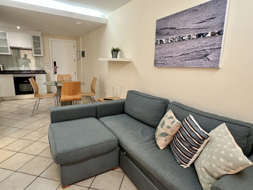 Фото Pearly Grey Ocean Club Apartments & Suites