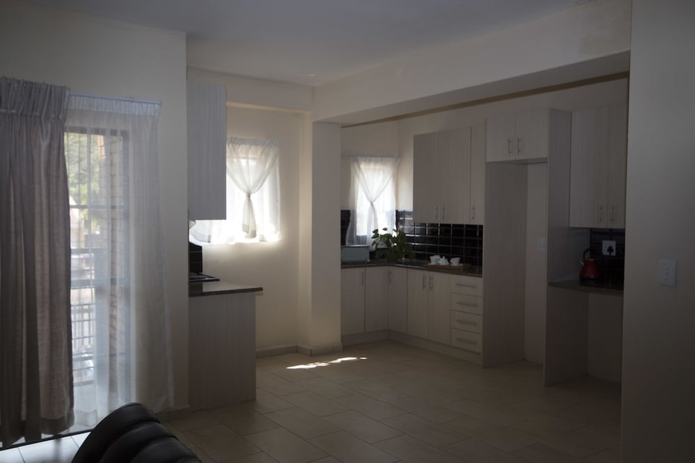 Фото Khamanzi Lodge and Tours