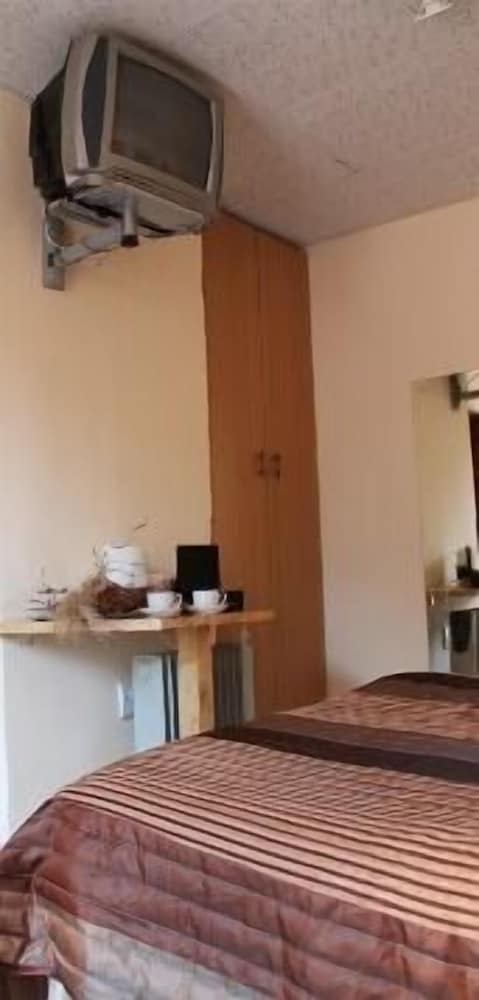 Фото Mohlongwafatshe Guest House