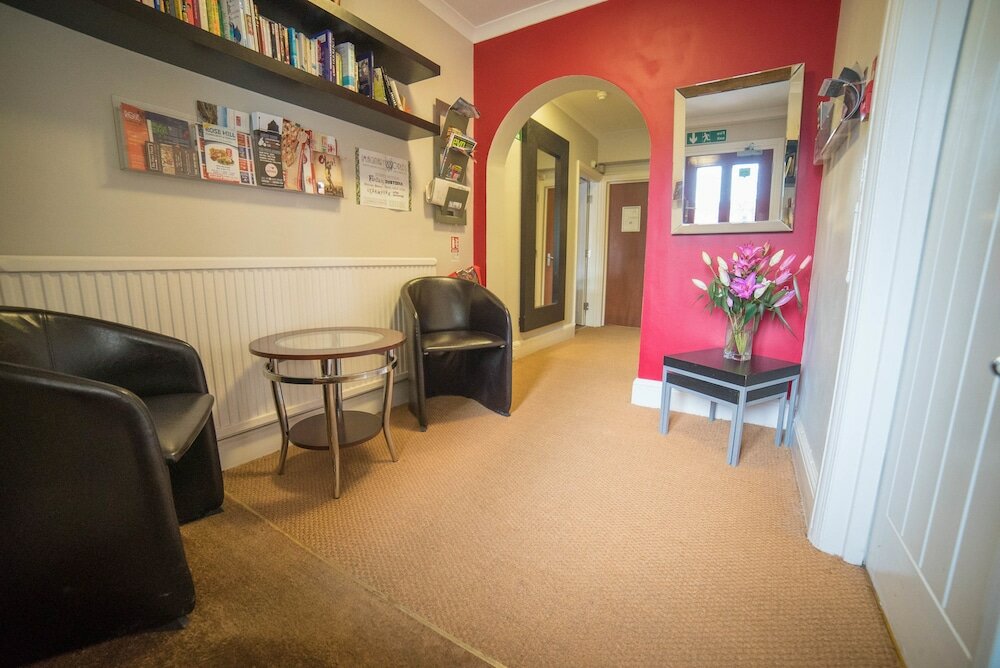 Фото Red Mullions Guest House