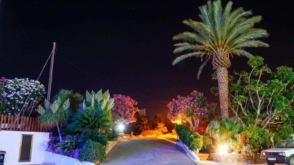 Фото Rododafni Beach Apartments