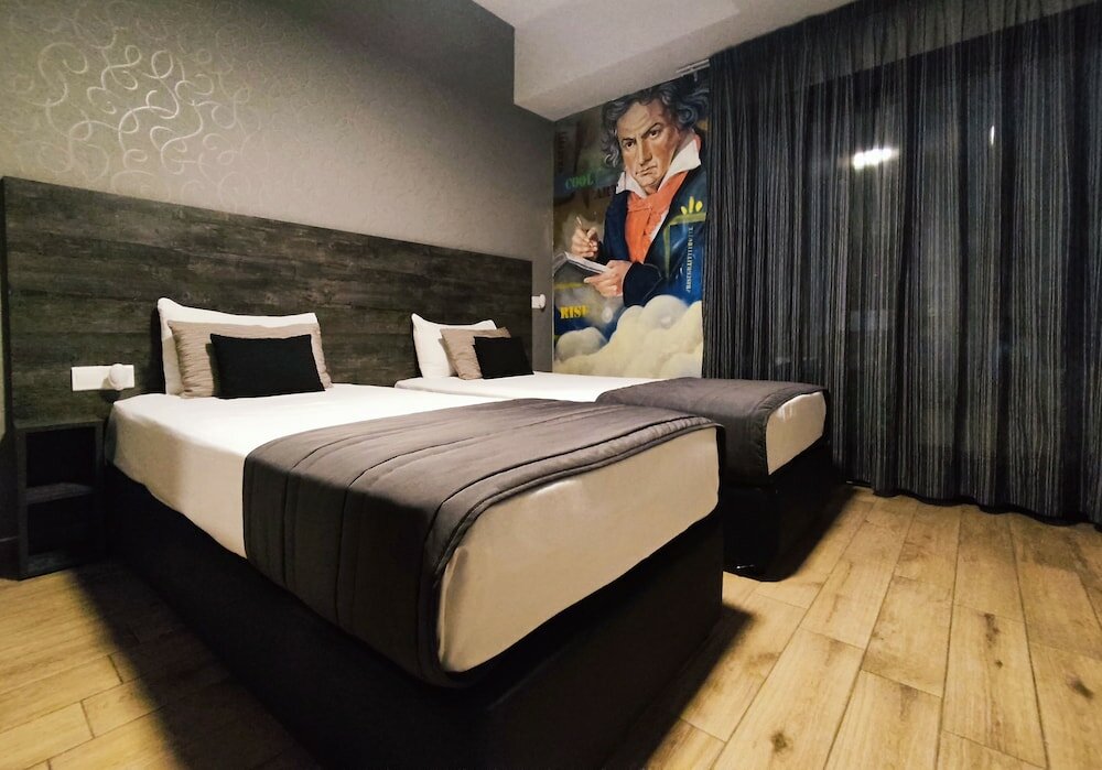 Фото отеля 2