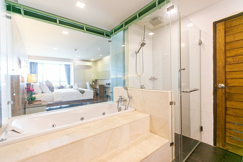 Фото Grand Ratchapruek Hotel