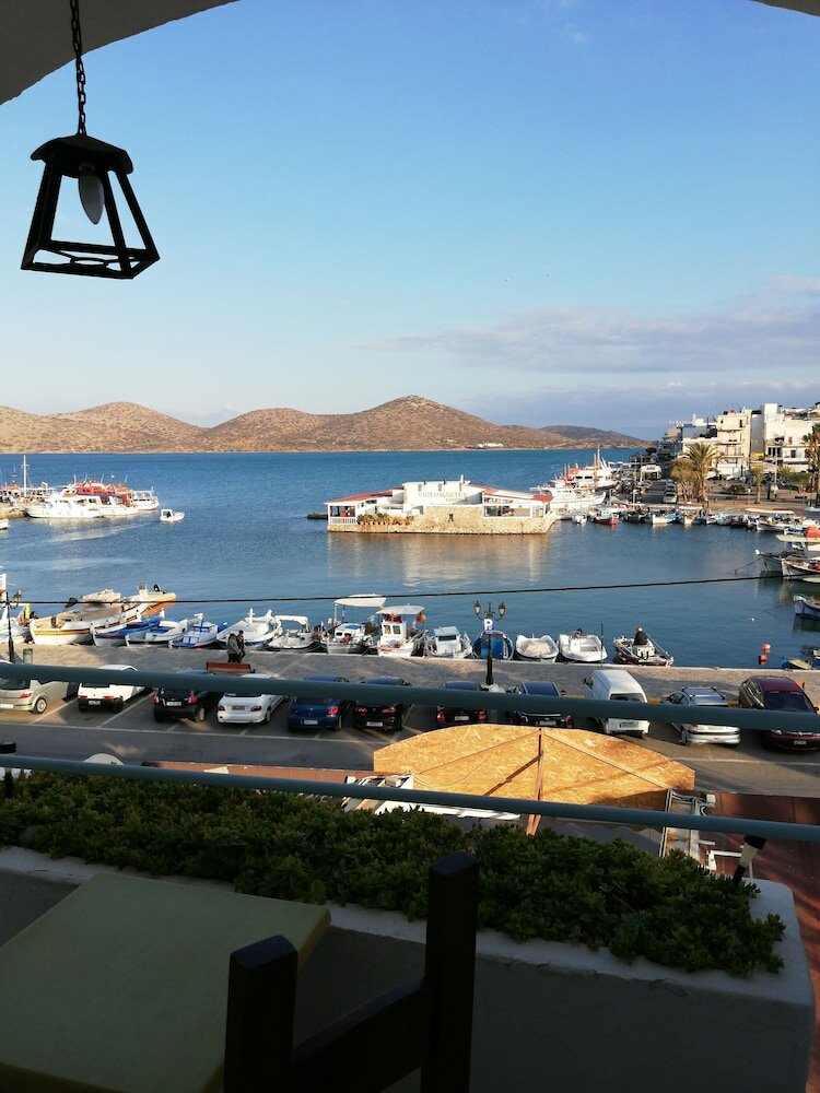 Фото Kalypso Suites Hotel