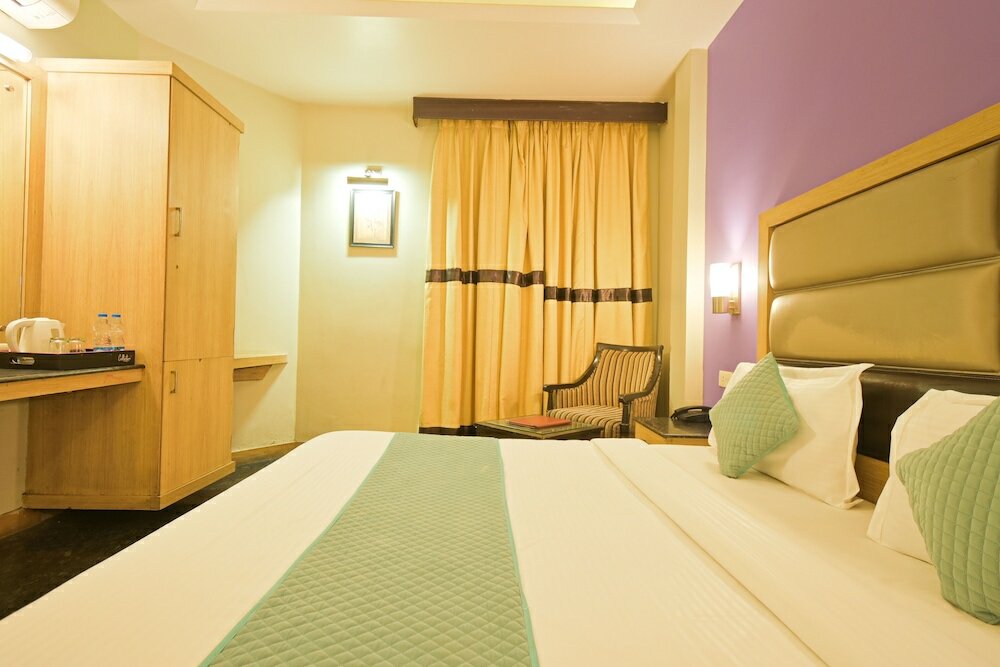 Фото Hotel Aroma Residency