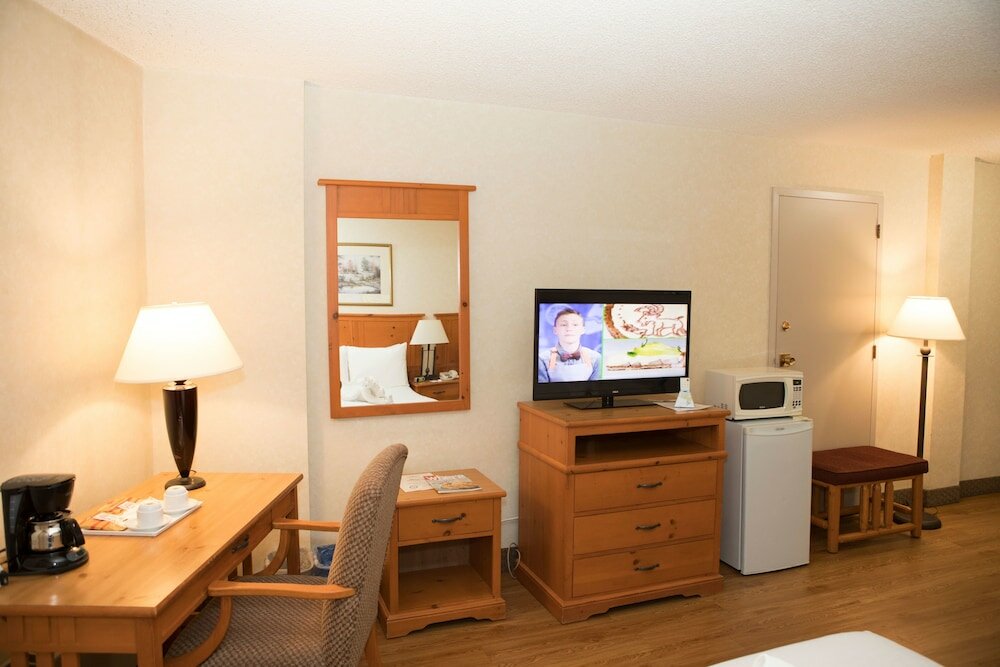 Фото Continental Inn & Suites
