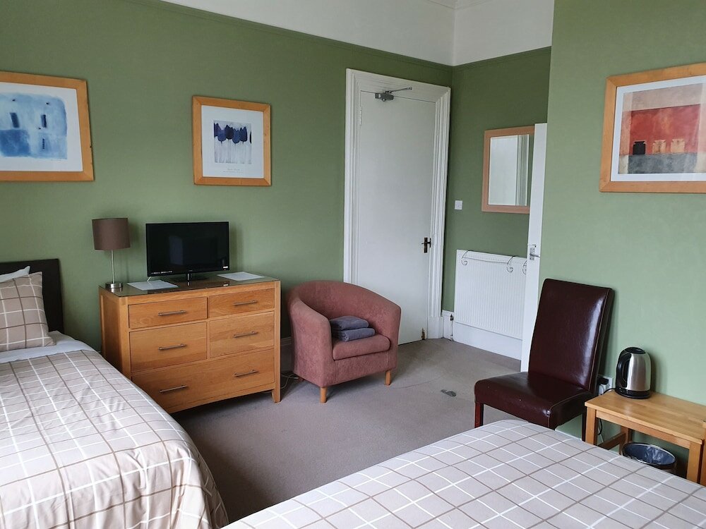 Фото Dean Park Guest House