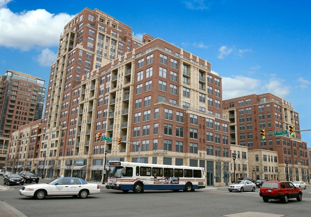 Фото Instrata by Executive Apartments