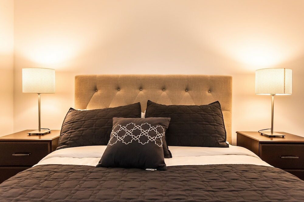 Фото Life Suites - Fort York Central Condo