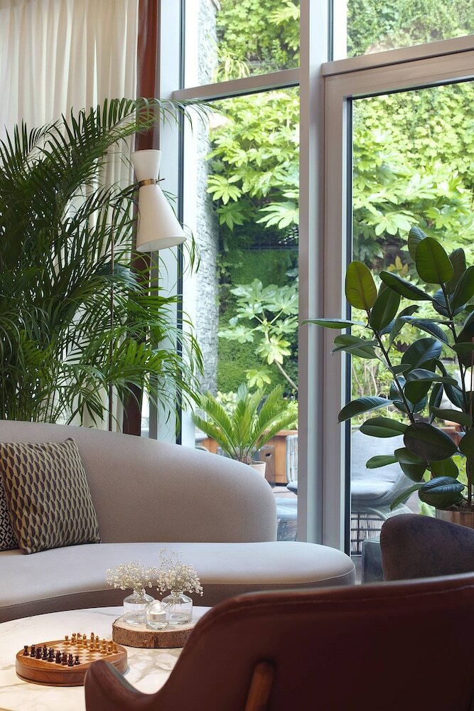 Фото Renaissance Paris Republique Hotel