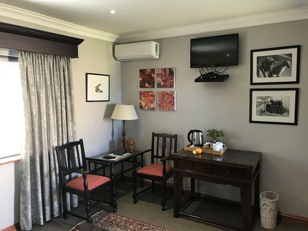 Фото The Crown Guesthouse