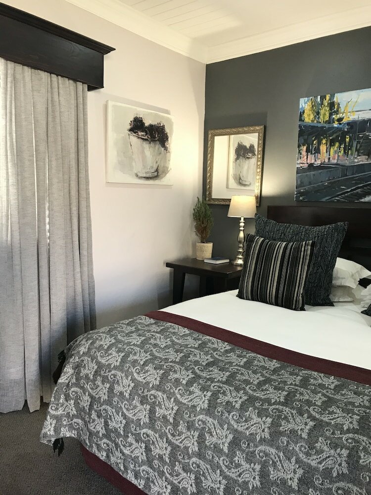 Фото The Crown Guesthouse