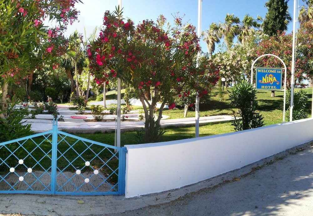 Фото Nina Beach Hotel