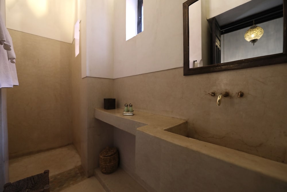 Фото Riad Azzouna 13