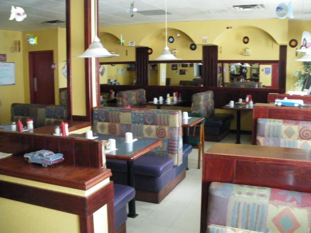 Фото Sundre Motor Inn