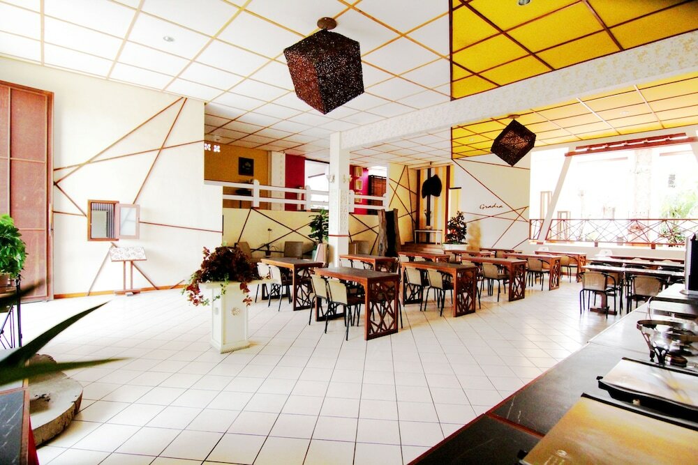 Фото Hotel Gradia 2