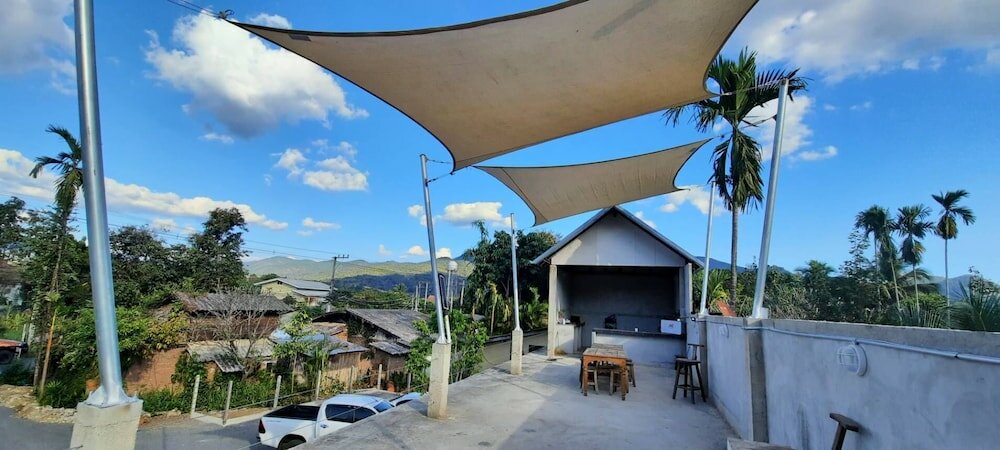 Фото Mountain Blue Cottage