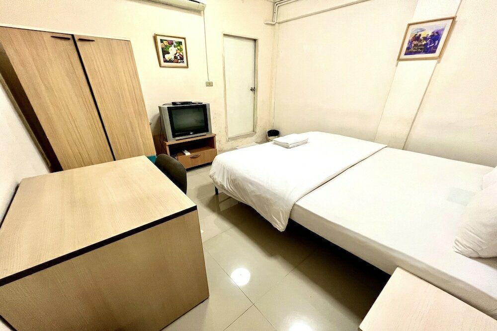 Фото Freesia Saladaeng Silom Apartments