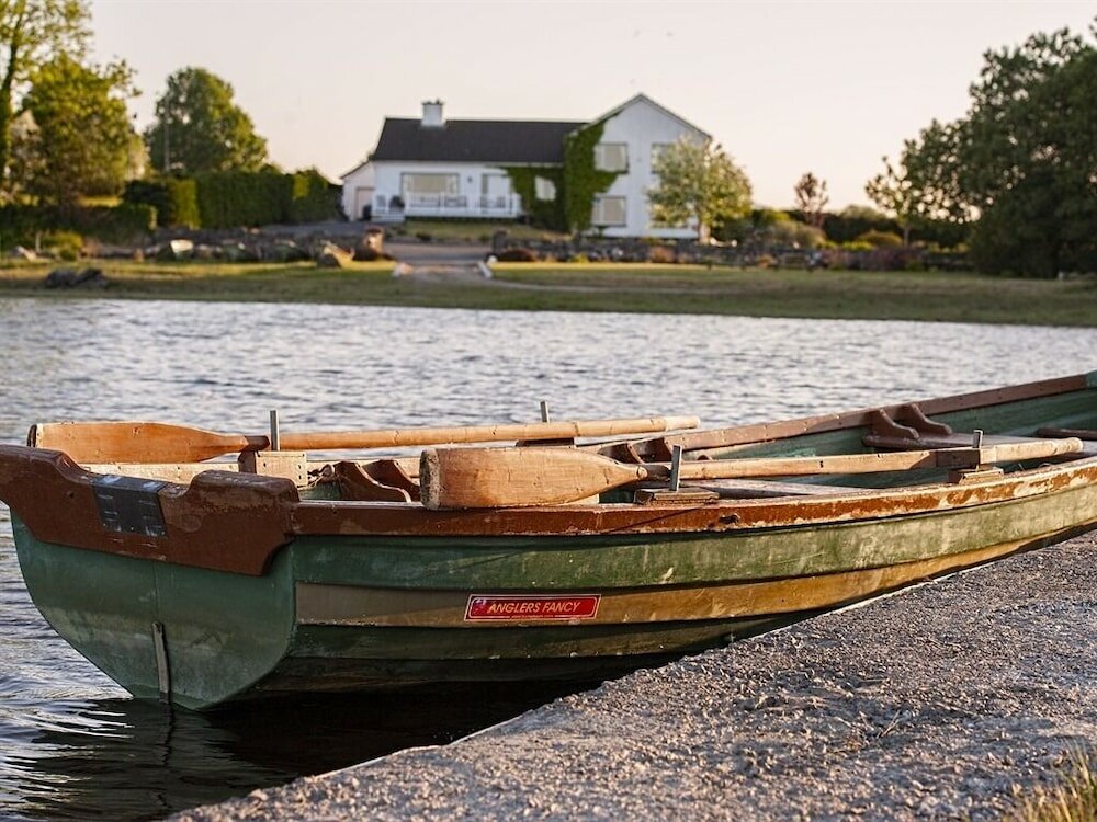 Фото The Waterfront House Country Home