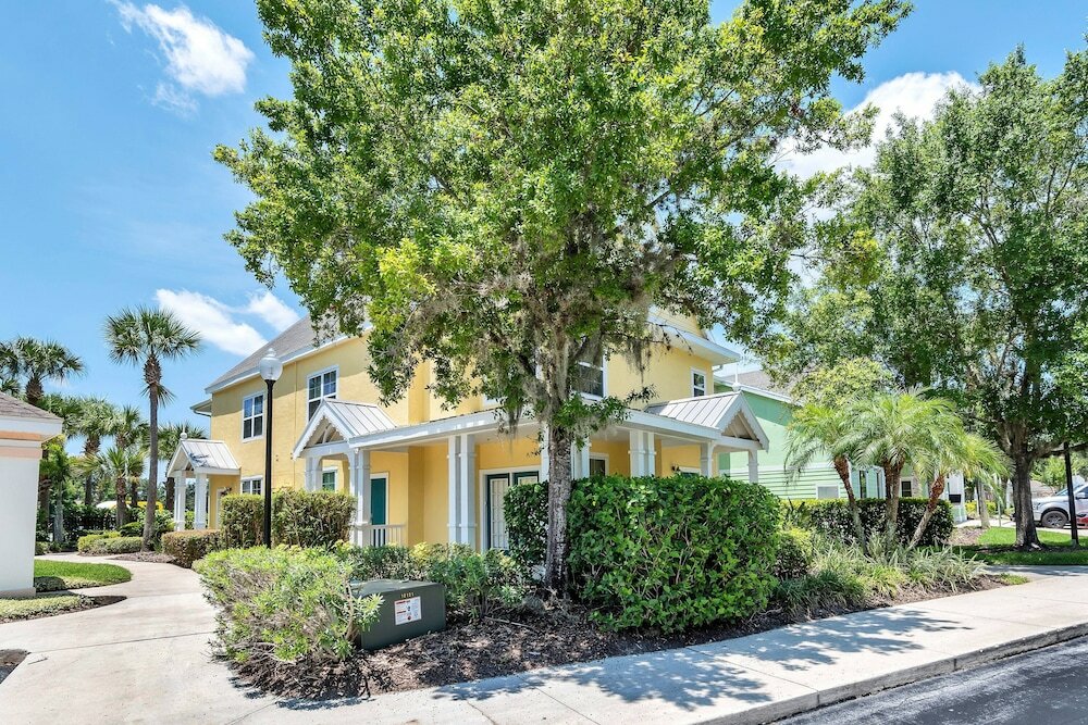 Фото Runaway Beach Club Resort