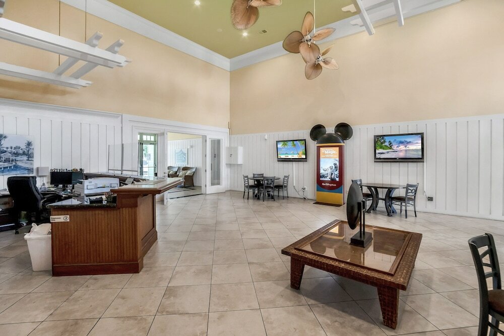 Фото Runaway Beach Club Resort