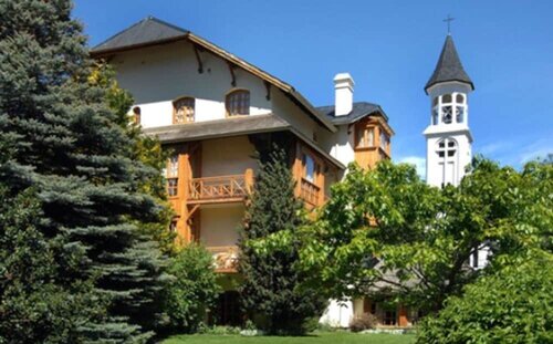 Гостиница Hotel y Cabañas Le Village