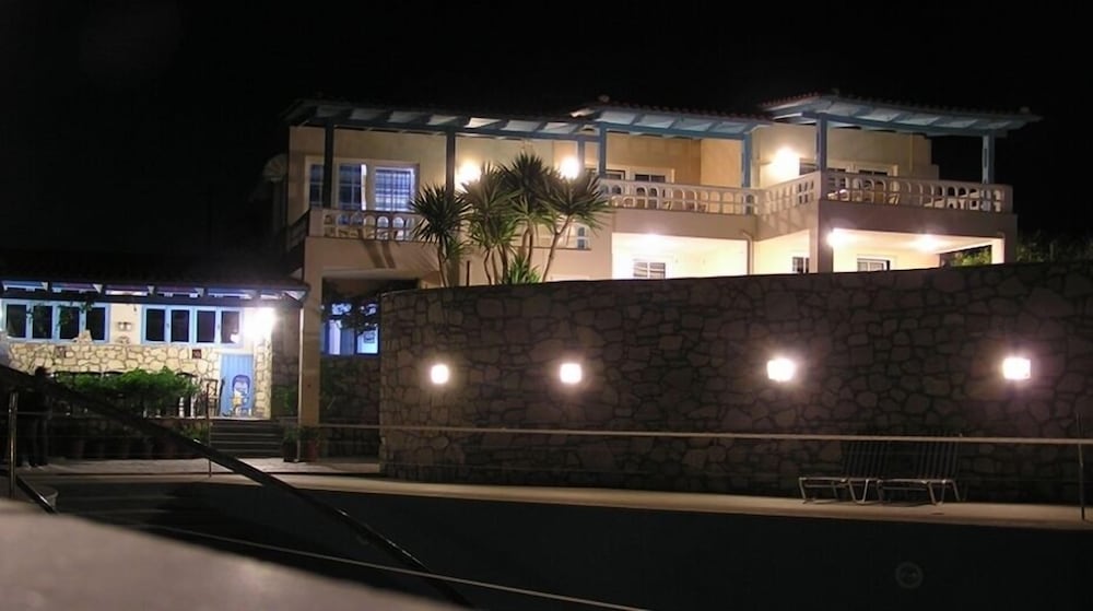 Фото Nicolas Apartments