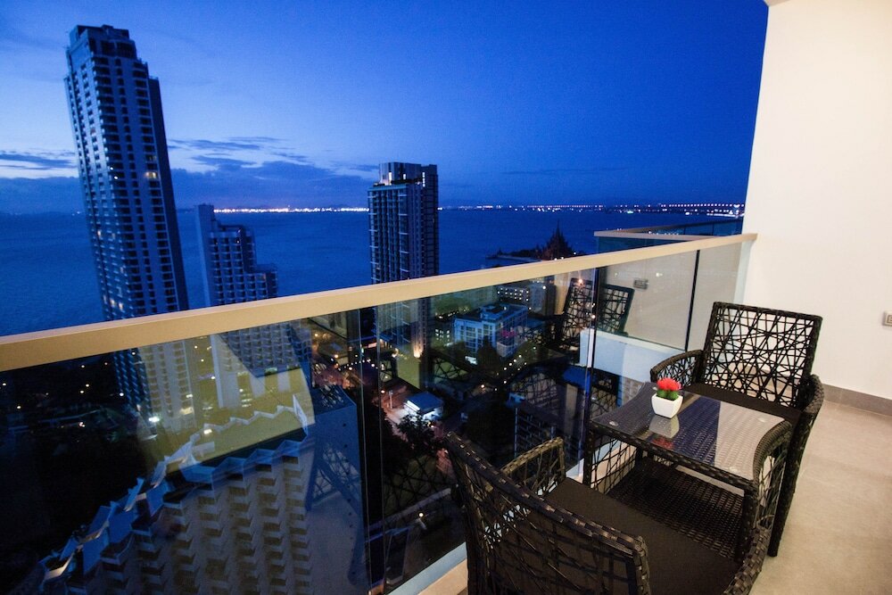 Фото Wongamat Tower condominium Naklua Pattaya Panoramic Sea View