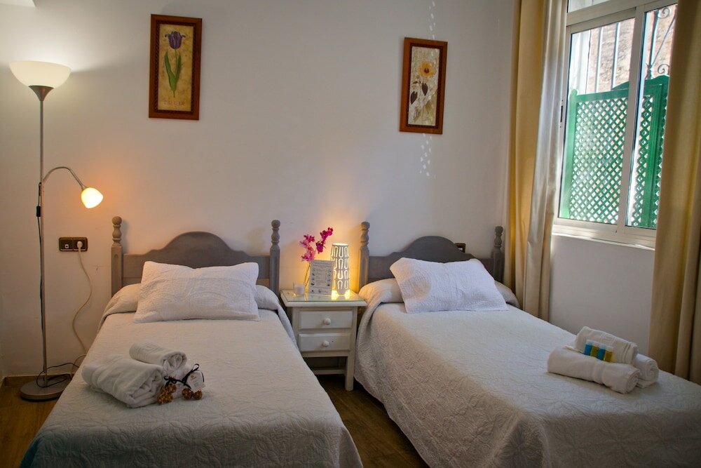 Фото Hostal La Muralla