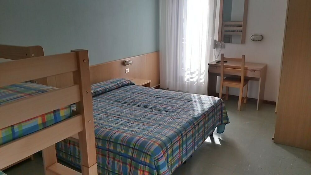 Фото Hotel Bucaneve