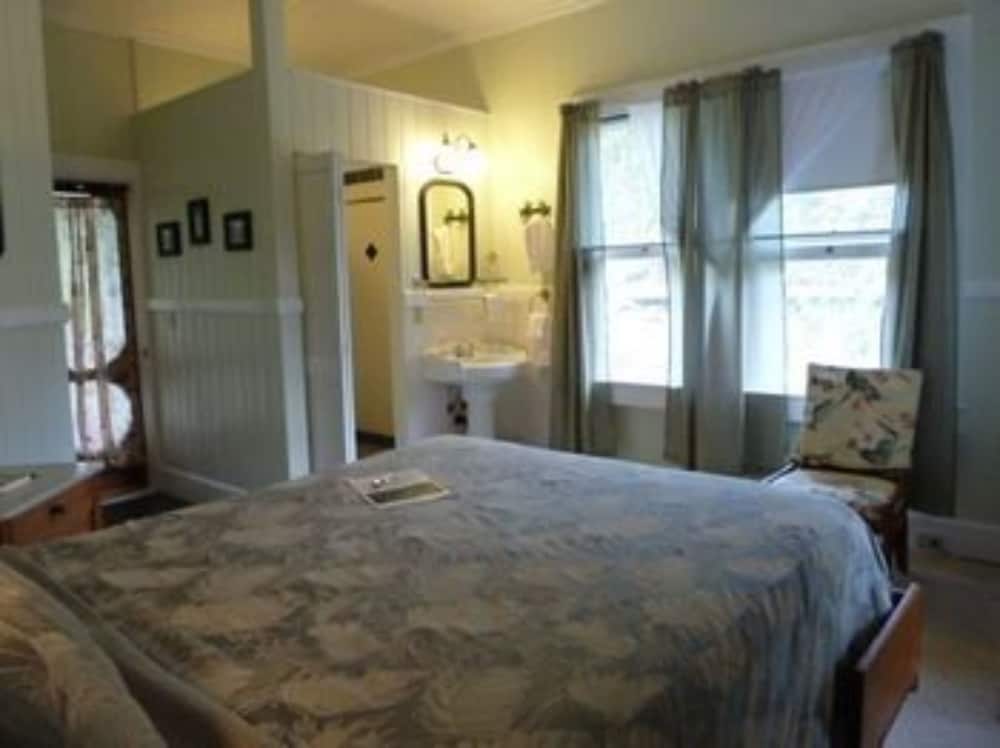 Фото Old Hawaiian B and B