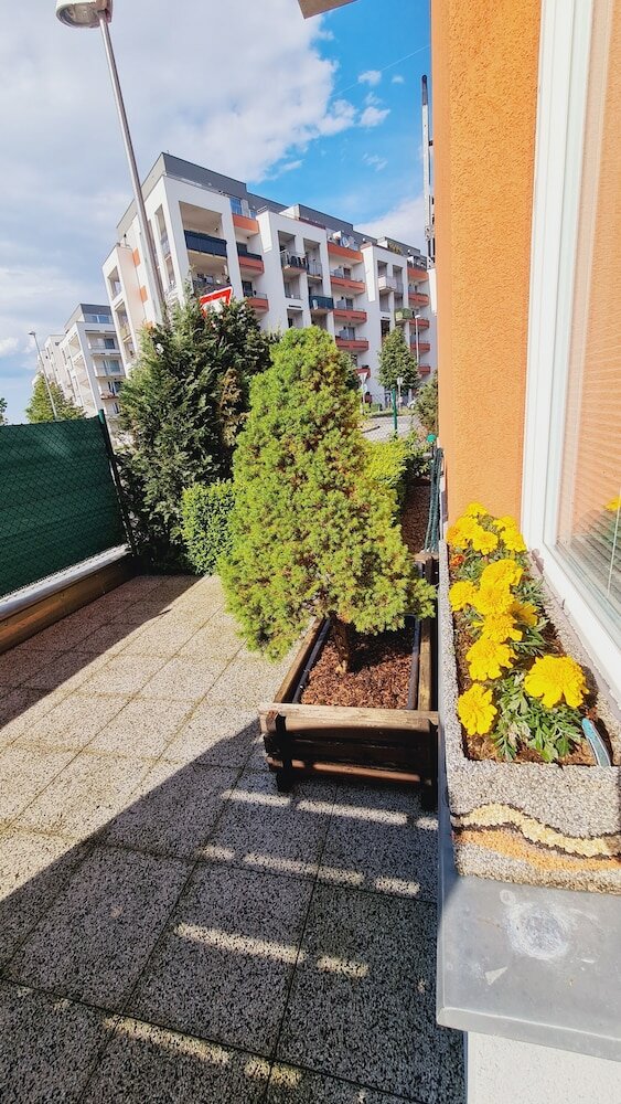 Фото Bastien Studio near Airport