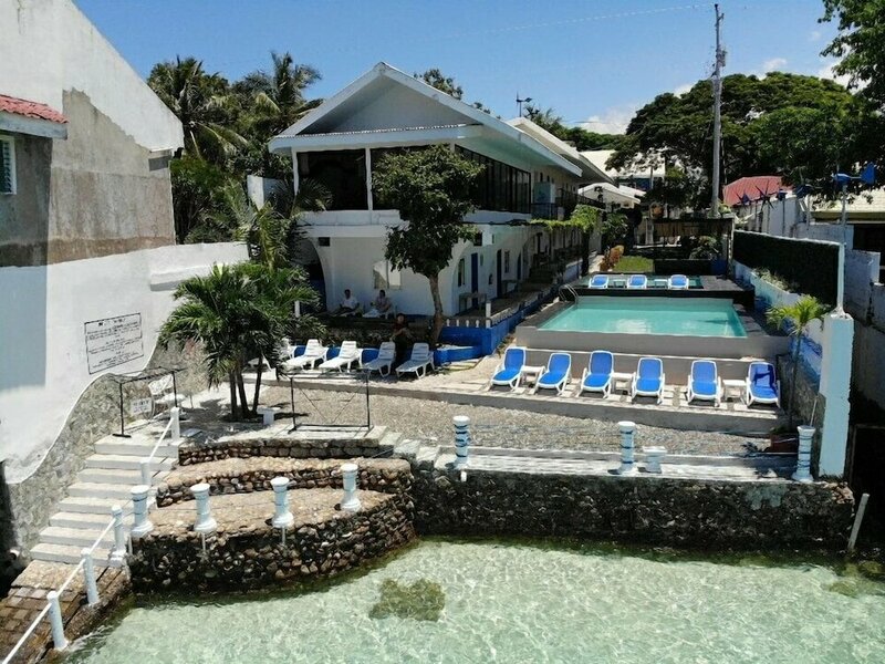 Гостиница Pescadores Suites Moalboal