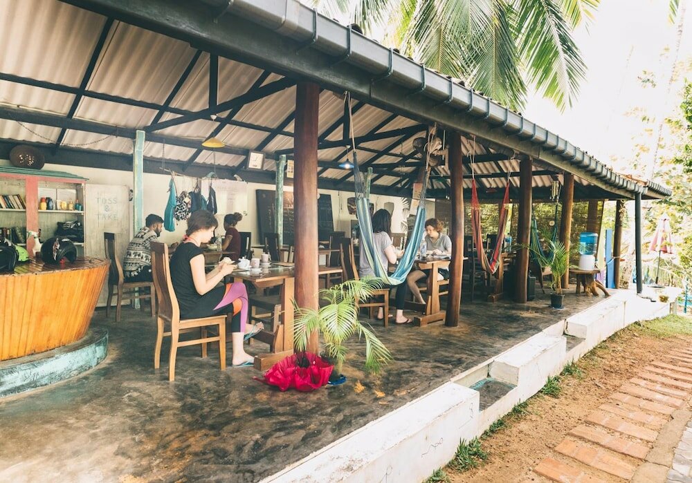 Фото Surf & Yoga Mirissa